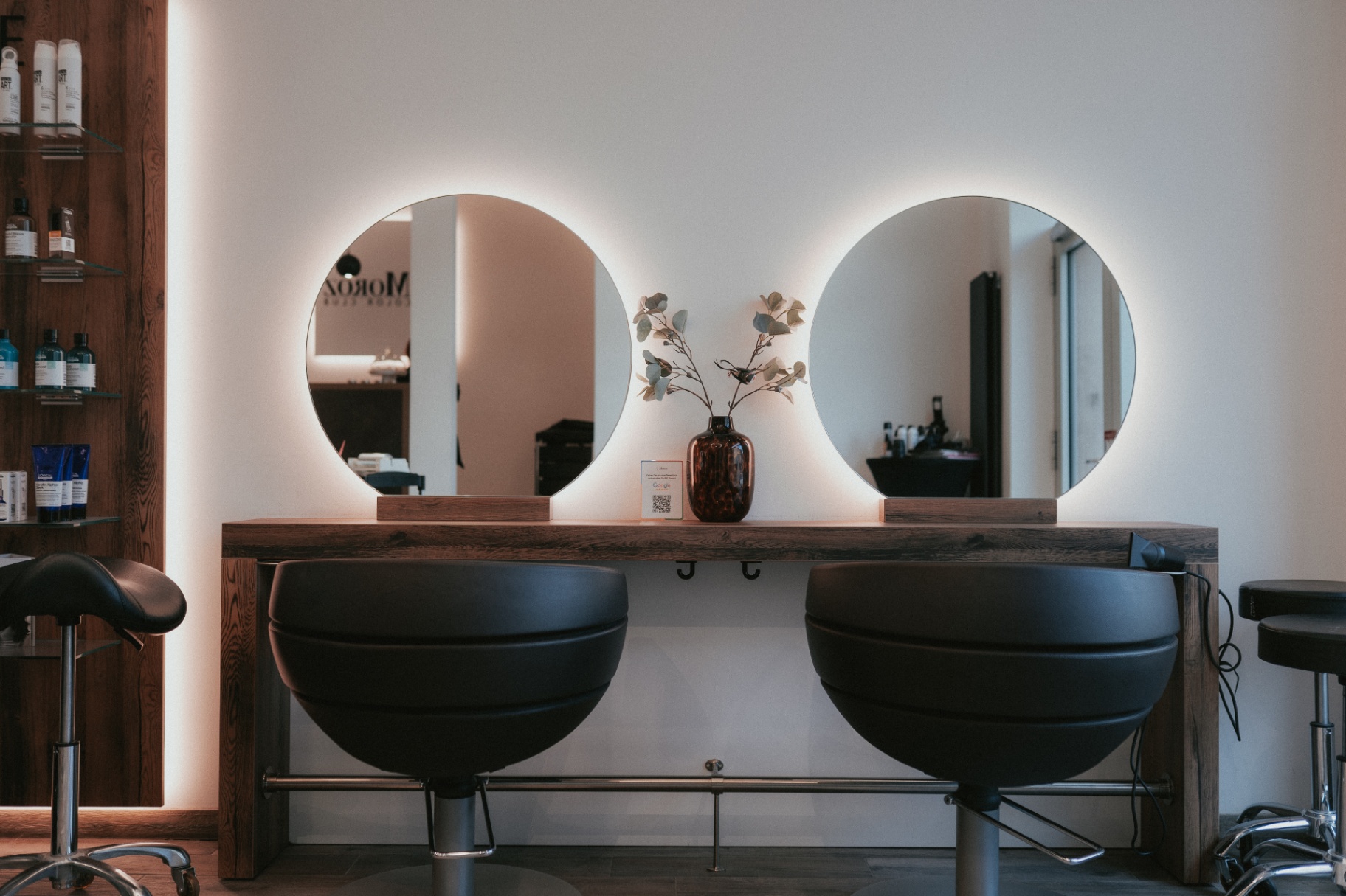 Moroz Hair Club — mirrors and interior